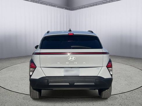 Used 2024 Hyundai Kona SEL AWD/4WD image 8