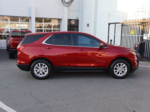 Used 2018 Chevrolet Equinox LT FWD image 11