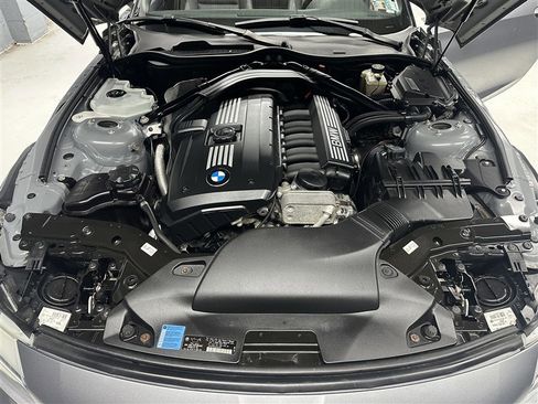 Used 2010 BMW Z4 sDrive30i image 17