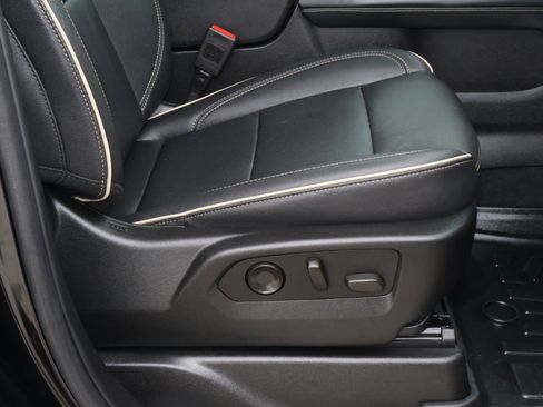 Used 2024 Chevrolet Tahoe Premier w/ Premium Package image 22