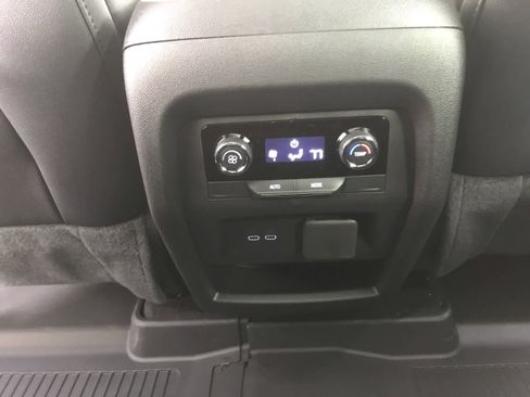 New 2026 Chevrolet Traverse Z71 w/ Driver Confidence Package image 18