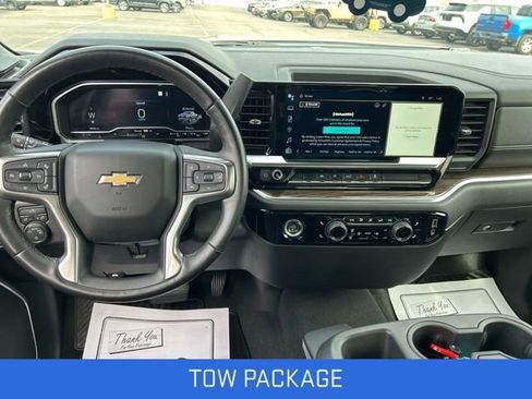 Used 2022 Chevrolet Silverado 1500 LT AWD/4WD image 2