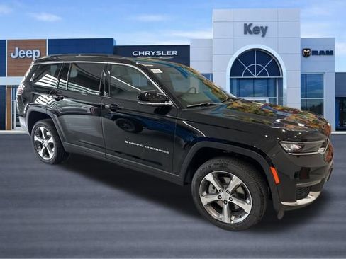 New 2025 Jeep Grand Cherokee L Limited w/ Luxury Tech Group II image 10