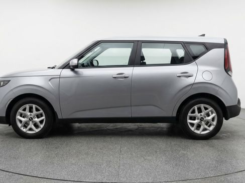 Used 2025 Kia Soul LX w/ LX Technology Package image 5