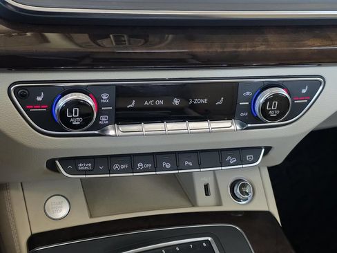 Used 2019 Audi Q5 Prestige w/ Prestige Package AWD/4WD image 19