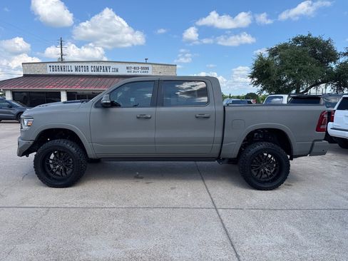 Used 2020 RAM 1500 Laramie w/ Sport Appearance Package AWD/4WD image 4