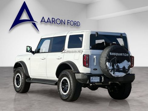 New 2025 Ford Bronco Outer Banks w/ Sasquatch Package image 3