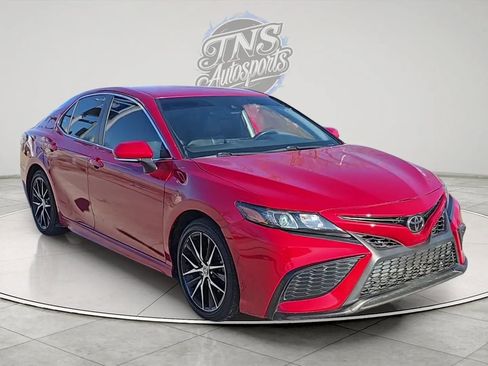 Used 2022 Toyota Camry SE image 7