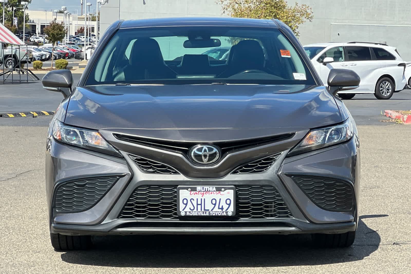 Used 2023 Toyota Camry SE FWD image 10