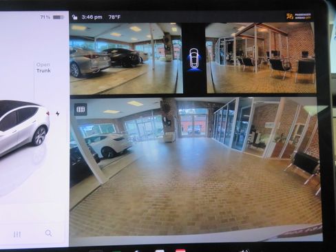 Used 2024 Tesla Model Y Long Range AWD/4WD image 43