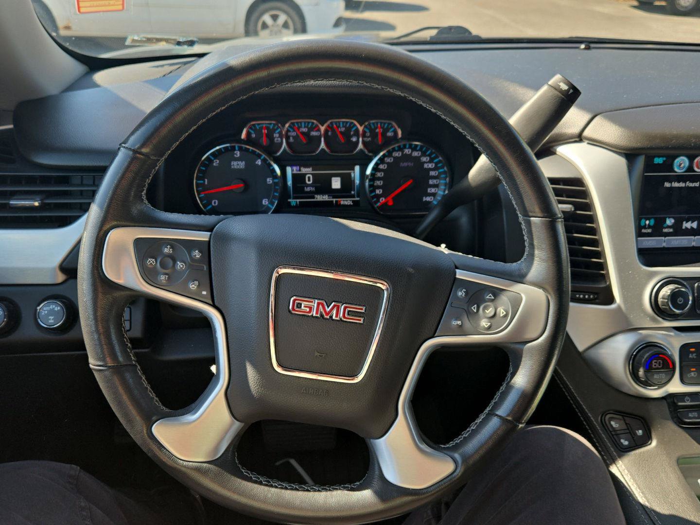 Used 2020 GMC Yukon XL SLT w/ Premium Edition AWD/4WD image 18