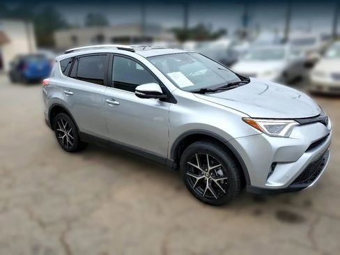 Used 2016 Toyota RAV4 SE image 11