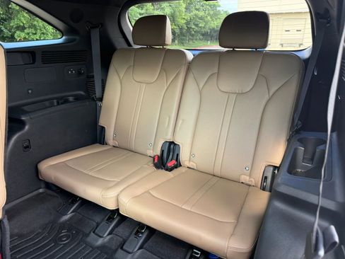 Used 2025 Kia Sorento SX Prestige w/ Olive Brown Leather Package AWD/4WD image 14