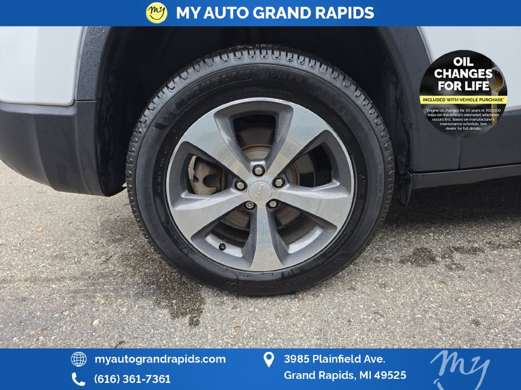 Used 2019 Jeep Cherokee Limited AWD/4WD image 31