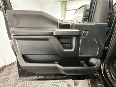 Used 2018 Ford F150 Lariat w/ Equipment Group 502A Luxury AWD/4WD image 13