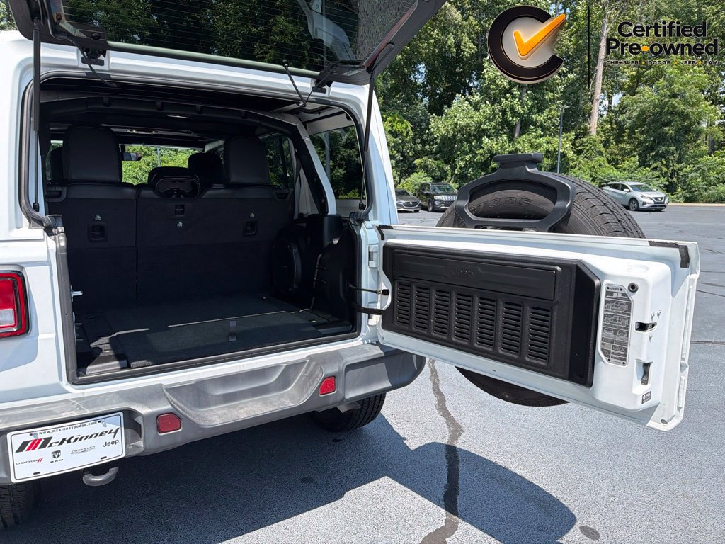 Certified 2022 Jeep Wrangler Unlimited Sahara AWD/4WD image 19