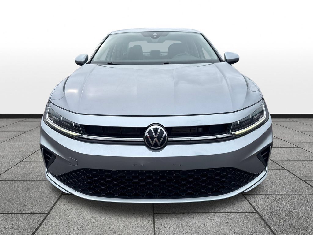 Used 2025 Volkswagen Jetta SE FWD image 8