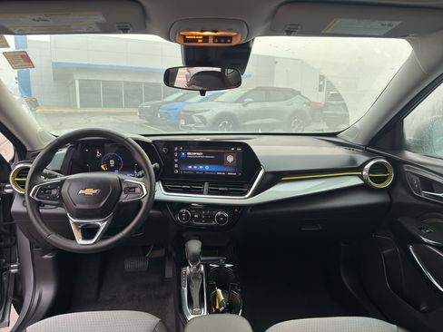 Certified 2024 Chevrolet Trax LT w/ Driver Confidence Package FWD image 28