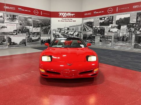 Used 1999 Chevrolet Corvette Convertible w/ Performance Handling Pkg image 9