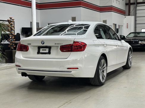 Used 2018 BMW 330i xDrive 330i xDrive AWD 4dr Sedan w/ Convenience Package image 2