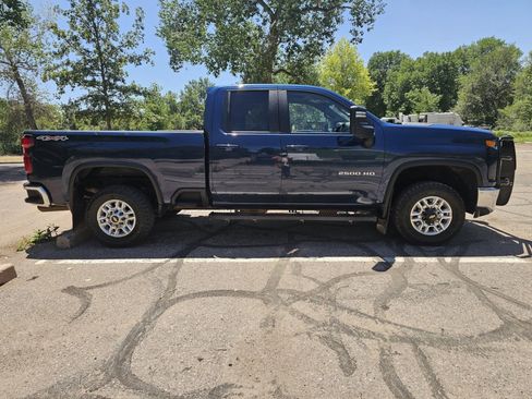 Used 2020 Chevrolet Silverado 2500 LT AWD/4WD image 6