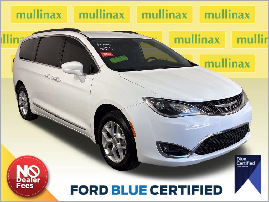 Used 2017 Chrysler Pacifica Touring-L w/ Tire & Wheel Group FWD 360° Tour