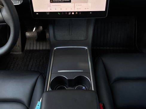 Used 2024 Tesla Model Y Long Range AWD/4WD image 15