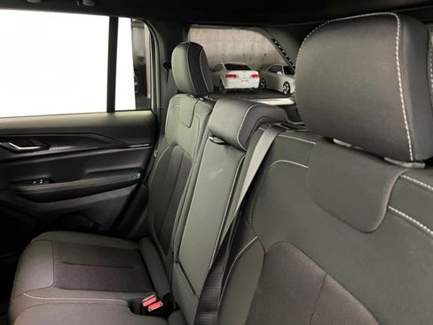 New 2026 Jeep Grand Cherokee Laredo AWD/4WD image 20