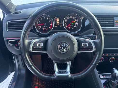 Used 2017 Volkswagen Jetta GLI image 12