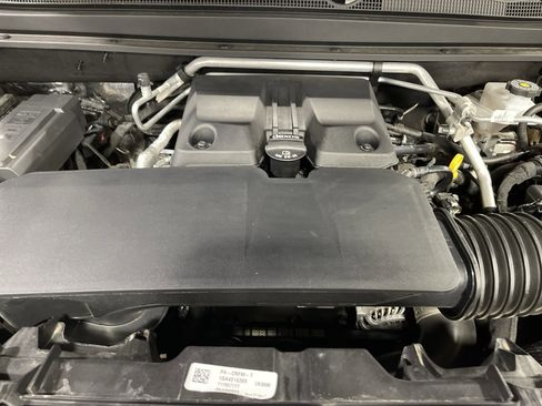 Used 2023 Chevrolet Colorado Z71 w/ Z71 Convenience Package 2 image 17