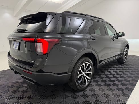 Used 2025 Ford Explorer ST-Line AWD/4WD image 8