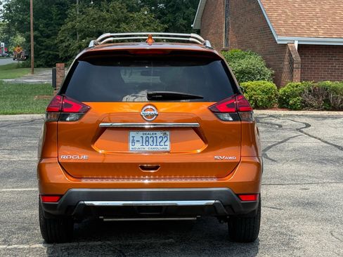 Used 2017 Nissan Rogue SV w/ SV Premium Package AWD/4WD image 5