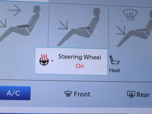 Used 2026 Chrysler Pacifica Select FWD image 42