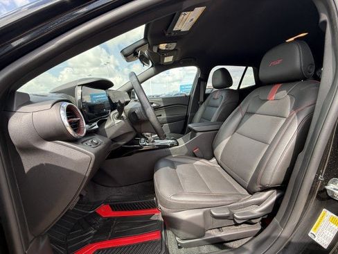 Used 2025 Chevrolet Trax RS FWD image 16