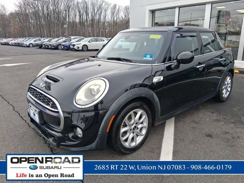 Used 2017 MINI Cooper S image 3