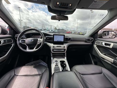 Used 2023 Ford Explorer XLT w/ Equipment Group 202A image 14