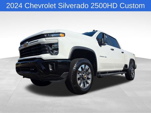 Certified 2024 Chevrolet Silverado 2500 Custom w/ Custom Value Package image 10