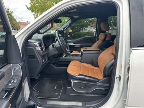 Used 2024 Ford F350 Platinum w/ Tremor Off-Road Package AWD/4WD image 17