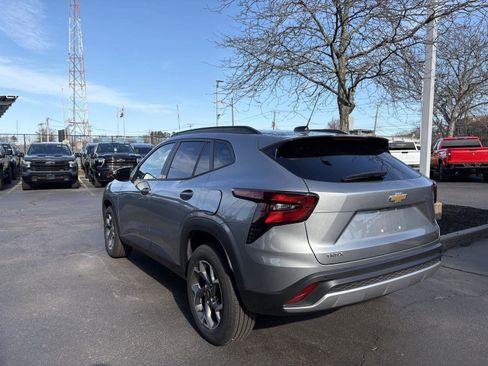 Used 2026 Chevrolet Trax LT w/ Driver Confidence Package FWD image 7