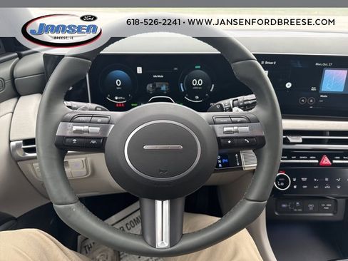 Used 2025 Hyundai Tucson Limited image 16