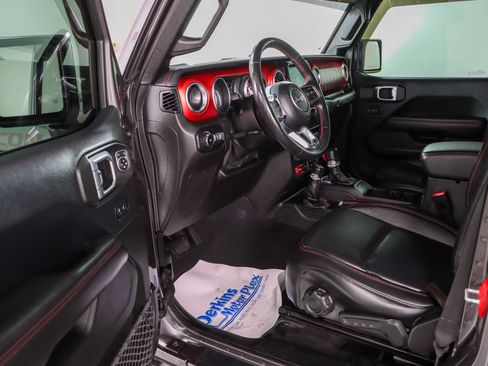 Used 2018 Jeep Wrangler Unlimited Rubicon AWD/4WD image 3