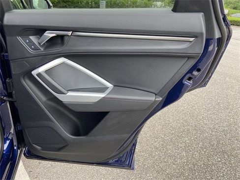 Used 2024 Audi Q3 2.0T Premium w/ Convenience Package image 29