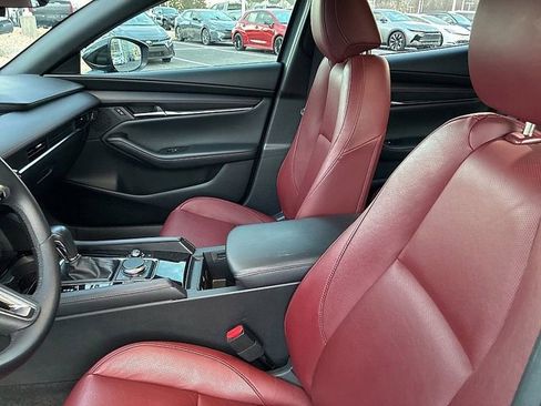 Used 2024 MAZDA MAZDA3 s image 27