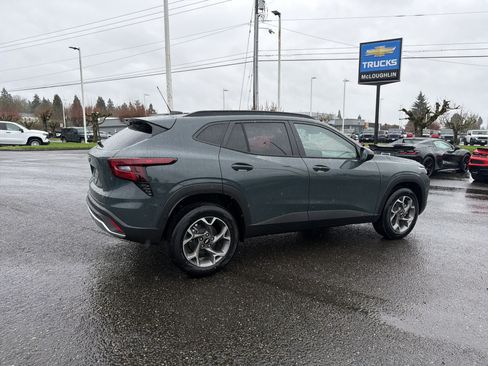 New 2026 Chevrolet Trax LT w/ Driver Confidence Package image 6