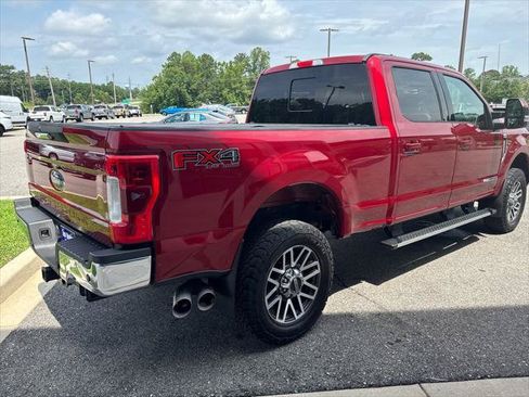 Used 2017 Ford F250 Lariat w/ Lariat Value Package AWD/4WD image 4