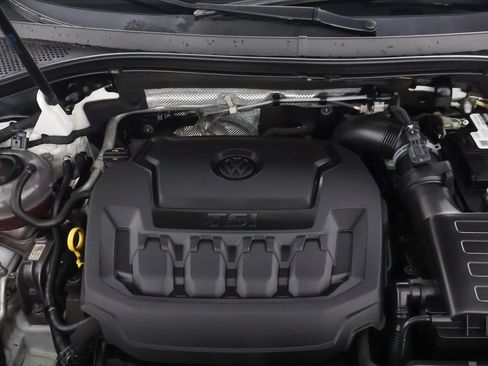 Used 2018 Volkswagen Tiguan SEL image 18