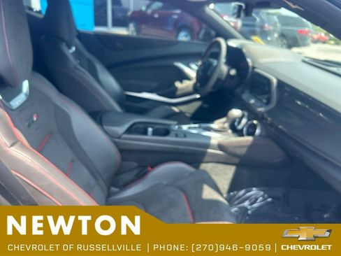 Used 2018 Chevrolet Camaro ZL1 RWD image 18