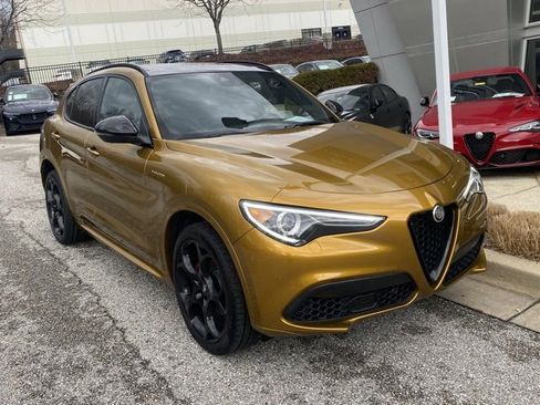 Used 2022 Alfa Romeo Stelvio Veloce image 1