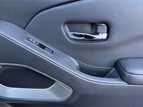 Used 2024 Nissan Frontier SV w/ SV Convenience Package image 21