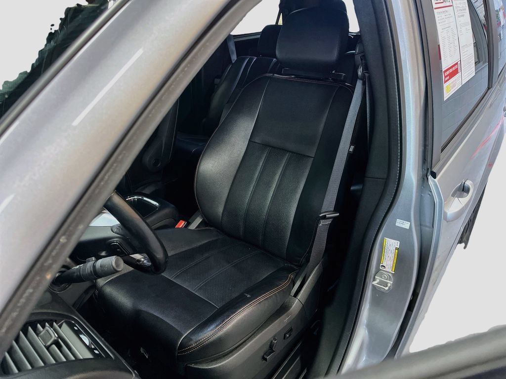 Used 2019 Dodge Grand Caravan GT FWD image 19